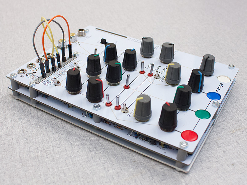 New Gieskes Video Synth from Bleep Labs: 3TrinsRGB+1c - MOD WIGGLER